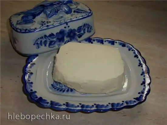 Сливочное масло из топленых сливок (домашнее)