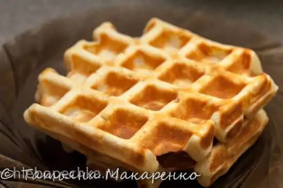 Вафли банановые в электровафельнице GF-040 Waffle-Grill-Toast