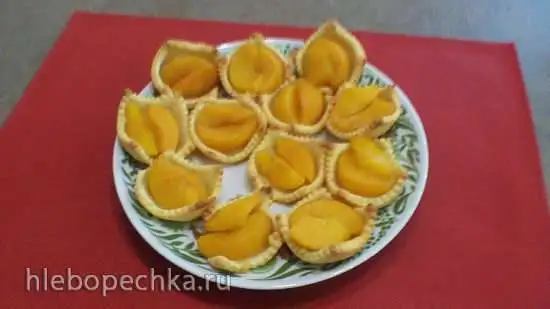 Творожные корзиночки с персиком