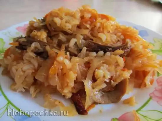 Капуста тушенная с рисом и грибами