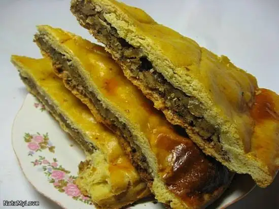 Пирог песочный с ореховой начинкой