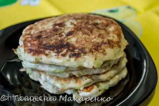 Кабачковые оладьи с творогом и овсяной мукой