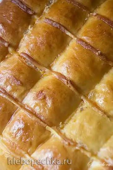 Бриошь «Полосатая» с кремом (Brioches rangees de ligne a la creme)