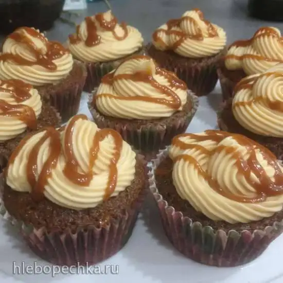 Кофейные капкейки с соленой карамелью
