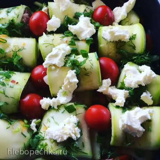 Рулетики из кабачков с куриным филе