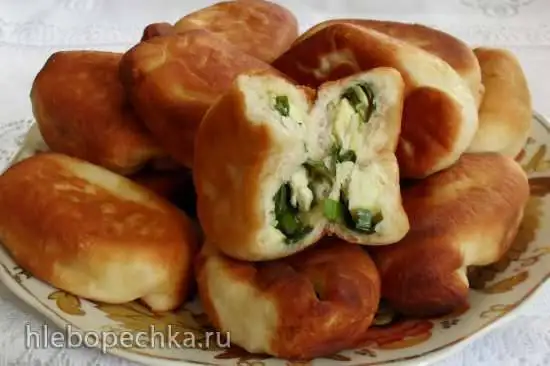 Пирожки жареные, с зелёным луком и яйцом