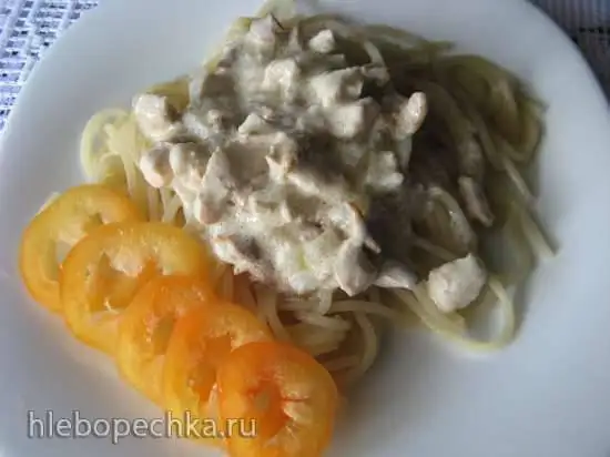 Соус сметанный с лисичками и куриным филе