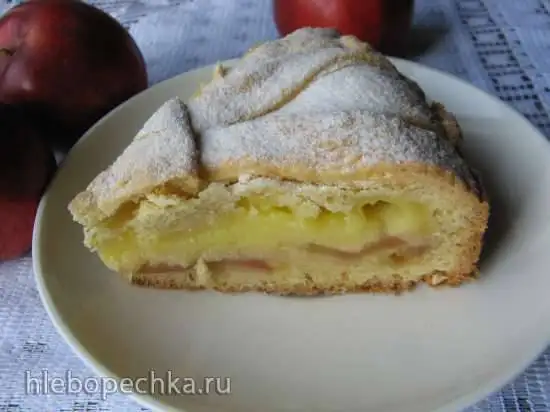 Яблочный пирог с заварным кремом
