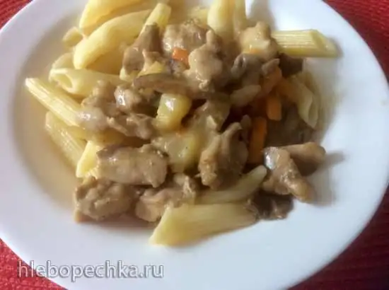 Курица с грибами и овощами в сливочном соусе