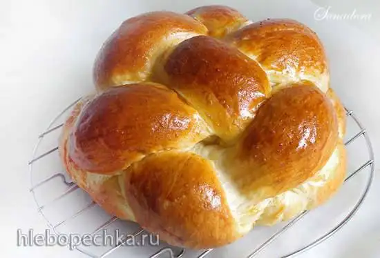 Булка на йогурте и заварном креме