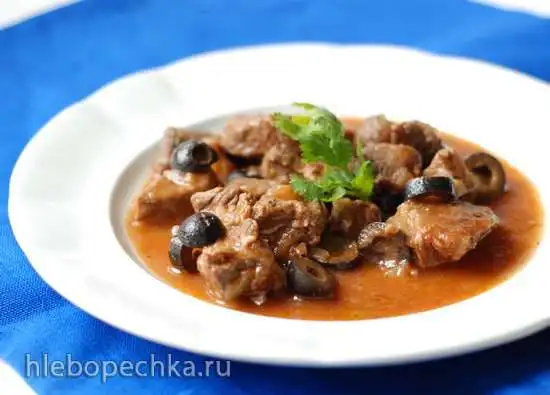 Баранина тушеная с маслинами