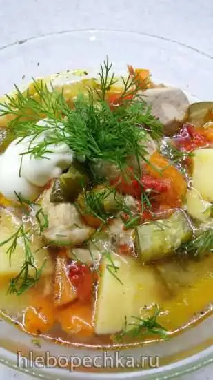 Горшочек с мясом и овощами с бульоном
