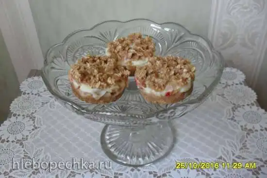 Пирожные овсяные с яблоком и йогуртовым кремом