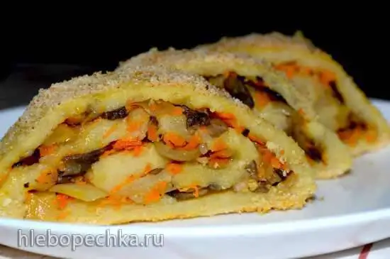 Картофельный рулет с  грибами и овощами