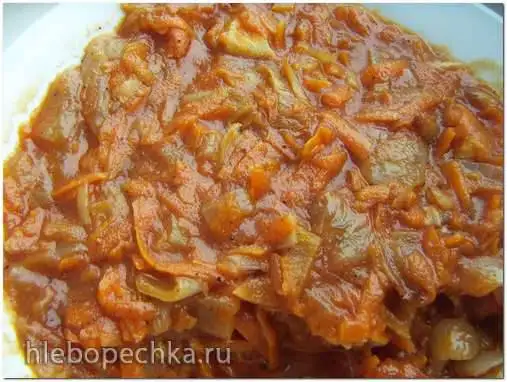 Рыба под красным соусом