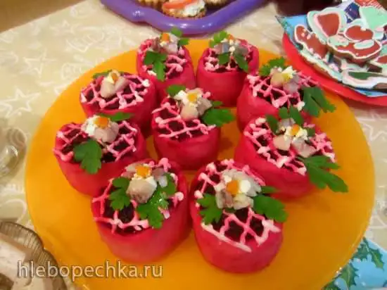 Сельдь под шубой в картофельных лодочках