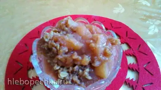Десерт из  яблок с хрустящей крошкой (медленноварка)