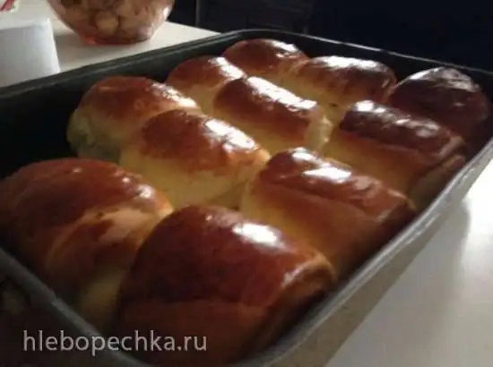 Ванильные булочки роллы с изюмом