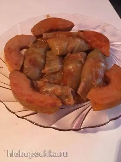 Капустные голубцы с айвой