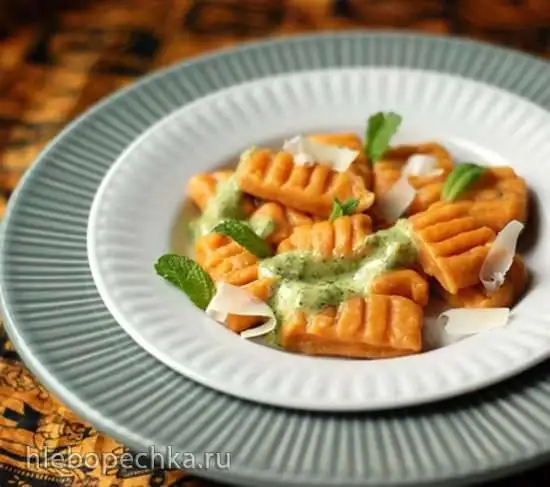 Тыквенные ньокки с мятно-апельсиновым песто