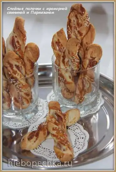 Слоёные палочки с мраморной свининой и Пармезаном