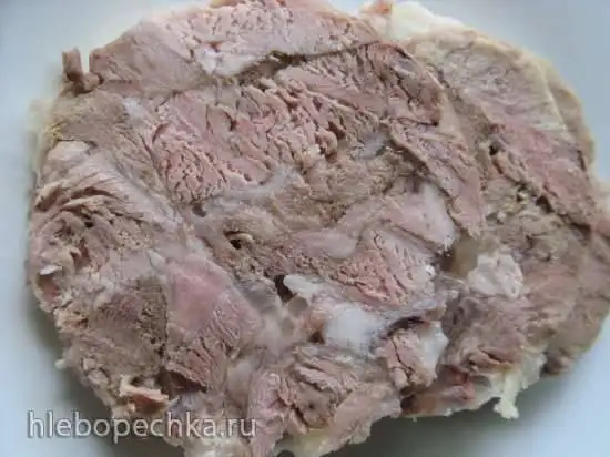 Продукт мясной с языком в желе