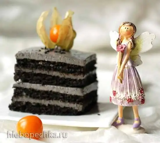 Пирожное с черным кунжутом и муссом из йогурта