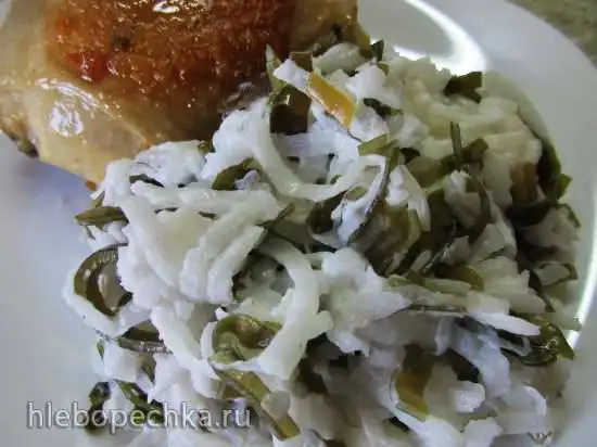 Салат из белой редьки и морской капусты