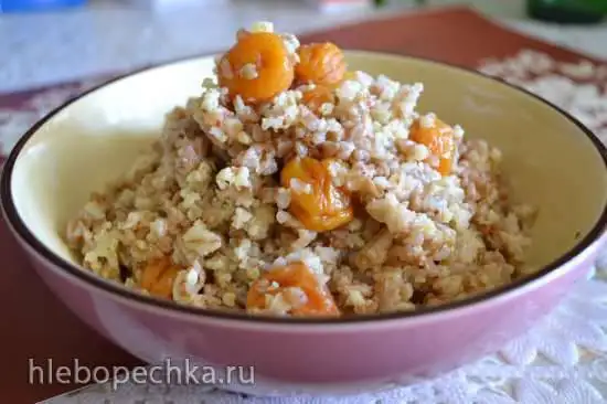 Каша гречневая с пшеном, многозерновыми хлопьями и урюком (мультиварка Redmond RMC-01)