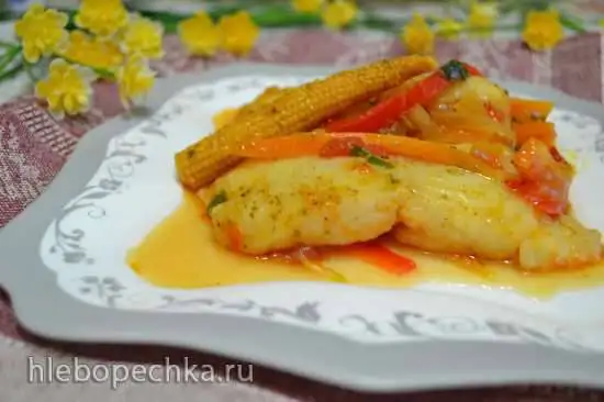 Тажин с белой рыбой под красным соусом, с солеными лимонами