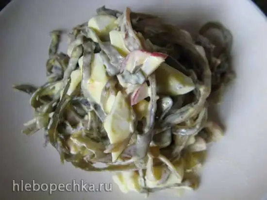 Салат из морской капусты с редисом