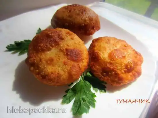 Пирожки жареные с помидорами и сыром