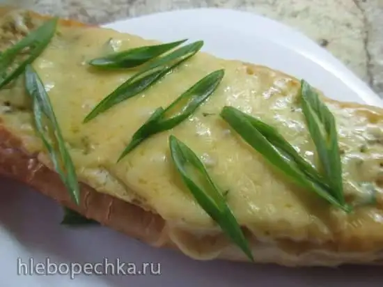 Булка, фаршированная рыбными консервами