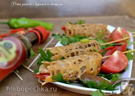 Блинчики «Роти джала с курицей и овощами»
