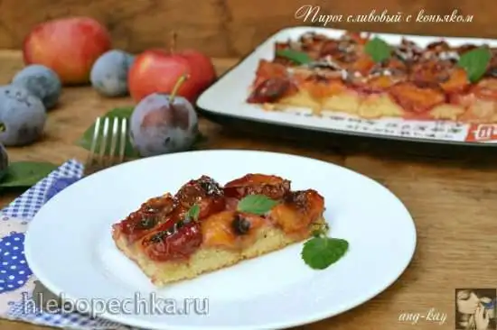 Сливовый пирог с коньяком