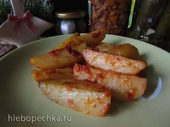 Ароматный картофель, запечённый в помидорном маринаде