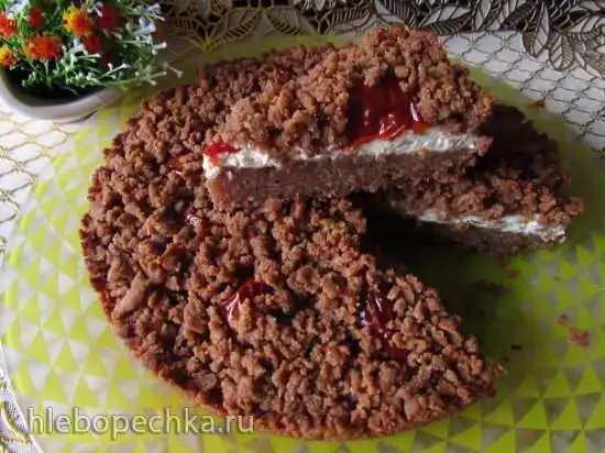 Ржаной тёртый пирог с творожным сыром и вялеными помидорами