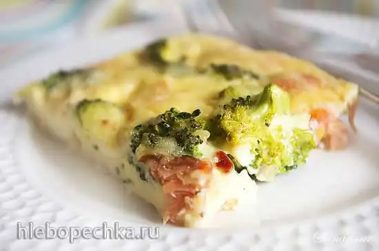 Омлет «По-фински» с брокколи и копченым лососем