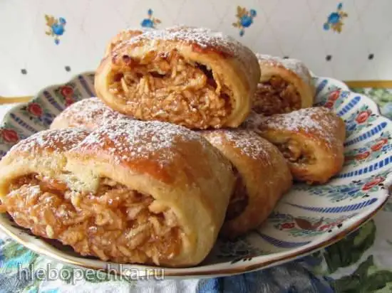 Нежные рулетики с яблоками (плюс рулет со сливами из этого теста)