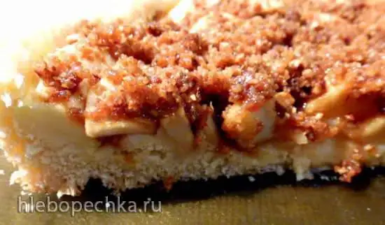 Карамельно-миндальный яблочник на рублено-дрожжевом тесте