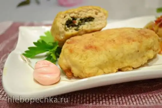 Зразы из индейки с огородными травами, сыром дор-блю, запеченные в духовке