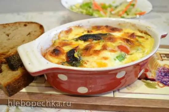 Запеканка из перепелиных яиц с овощами и сыром фета в купольном электрогриле