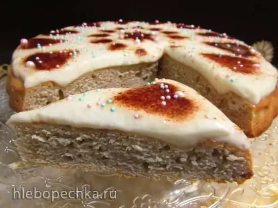 Пряный пирог со сметанно-лимонным кремом
