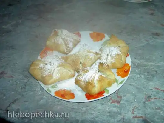 Слоеные конвертики с яблочным повидлом