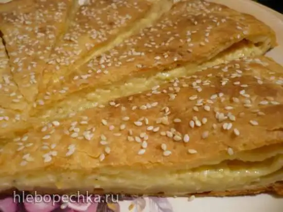 Ароматный сырный пирог на творожном тесте