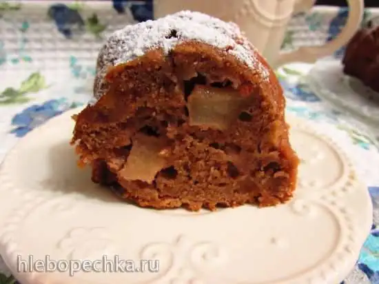Марципановый кекс с яблоками и орехами