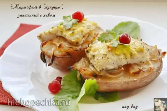 Картофель в «мундире», запеченный с хеком