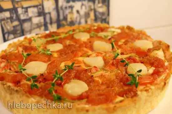 Пирог с цуккини, гребешками и сливочным сыром под томатным конфи