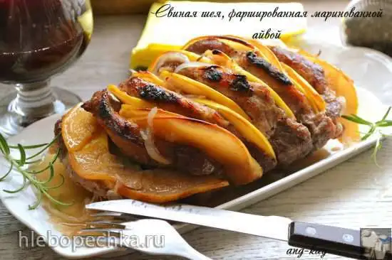 Свиная шея, фаршированная маринованной айвой
