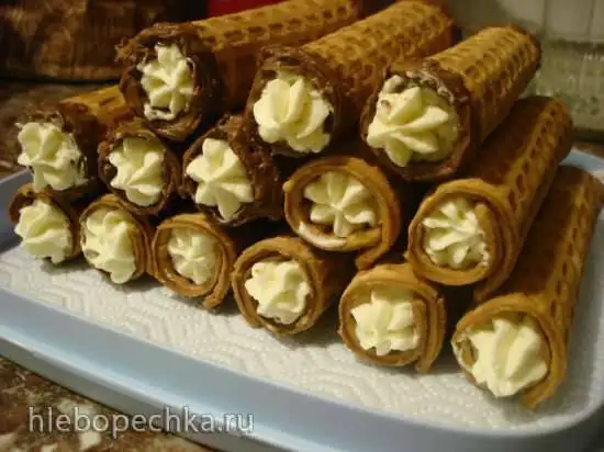Вафельные трубочки с кремом